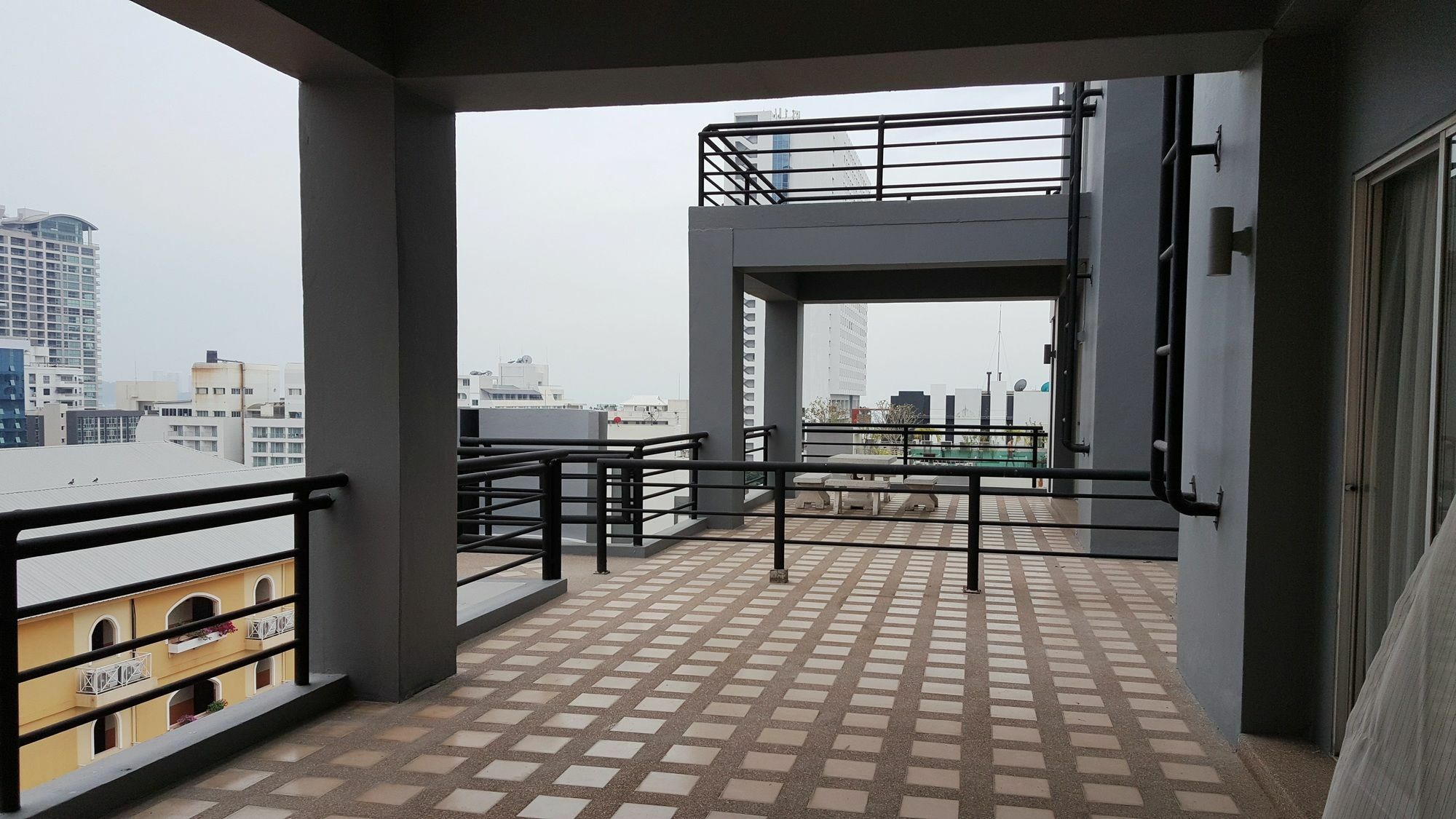 Ploen Place Residence Pattaya Exterior photo